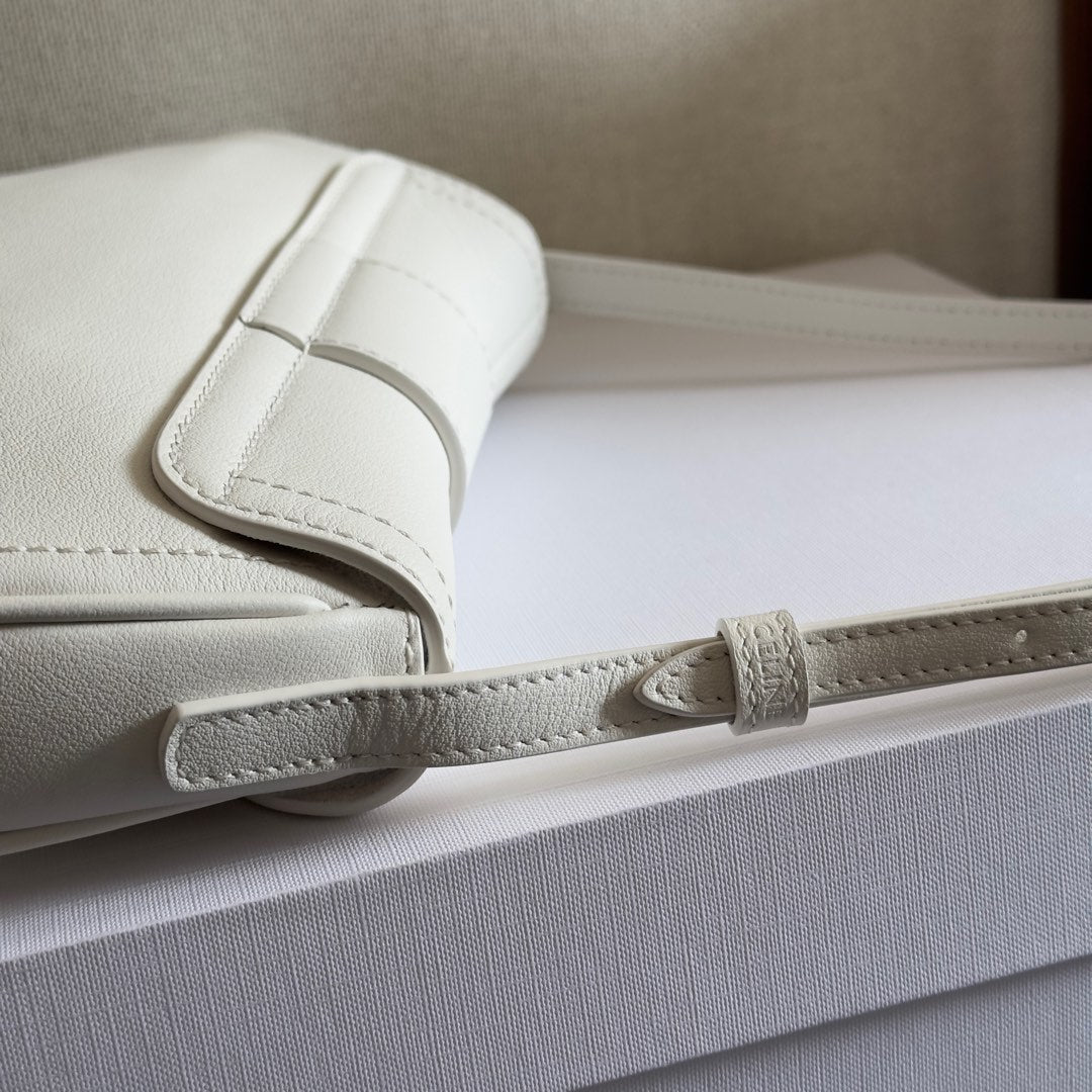 CELINE TEEN POLLY 29 IN WHITE CALFSKIN SILVER HARDWARE
