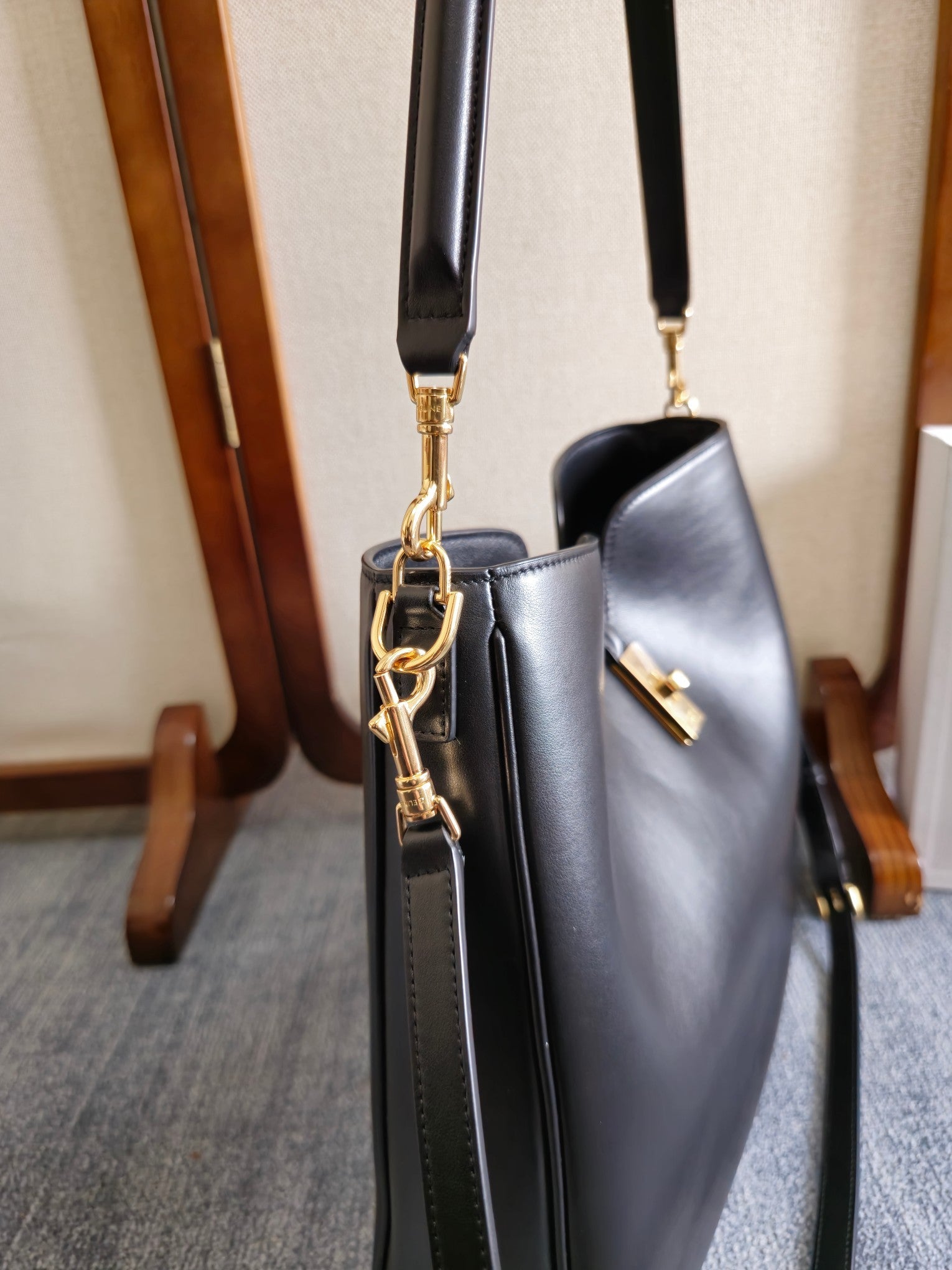 CELINE MEDIUM CAMILLE 16 SOFT BAG 36 BLACK IN SMOOTH CALFSKIN
