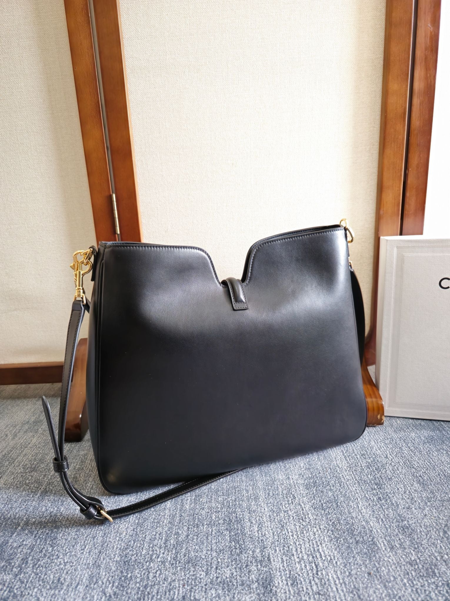 CELINE MEDIUM CAMILLE 16 SOFT BAG 36 BLACK IN SMOOTH CALFSKIN