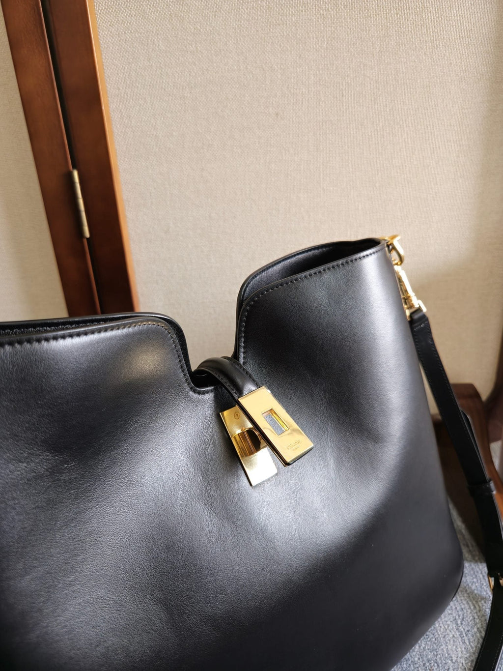 CELINE MEDIUM CAMILLE 16 SOFT BAG 36 BLACK IN SMOOTH CALFSKIN