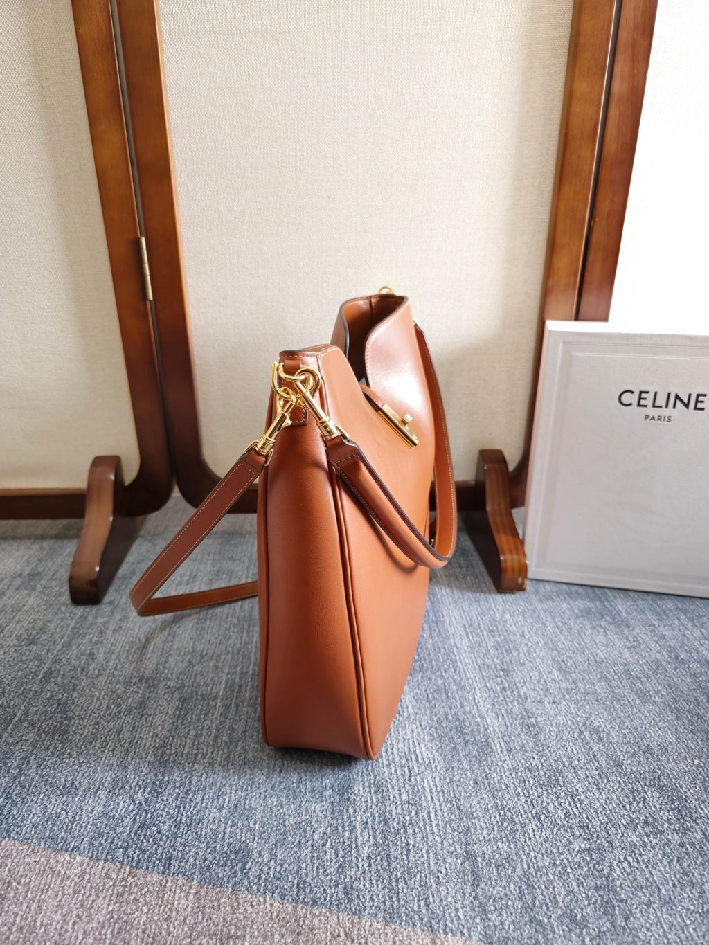 CELINE MEDIUM CAMILLE 16 SOFT BAG 36 BURNT SIENNA IN SMOOTH CALFSKIN