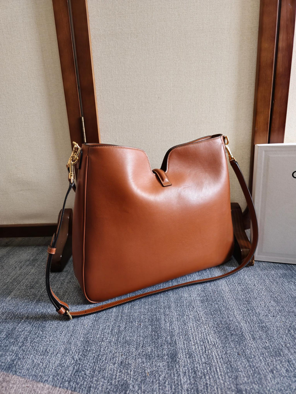 CELINE MEDIUM CAMILLE 16 SOFT BAG 36 BURNT SIENNA IN SMOOTH CALFSKIN