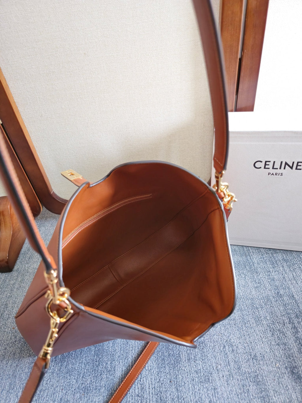 CELINE MEDIUM CAMILLE 16 SOFT BAG 36 BURNT SIENNA IN SMOOTH CALFSKIN