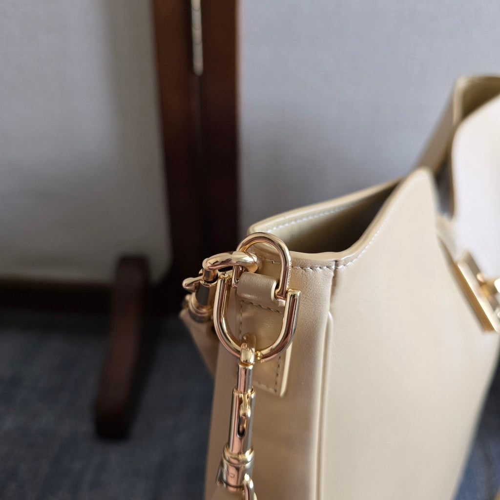 CELINE MEDIUM CAMILLE 16 SOFT BAG 36 LIGHT BEIGE IN SMOOTH CALFSKIN