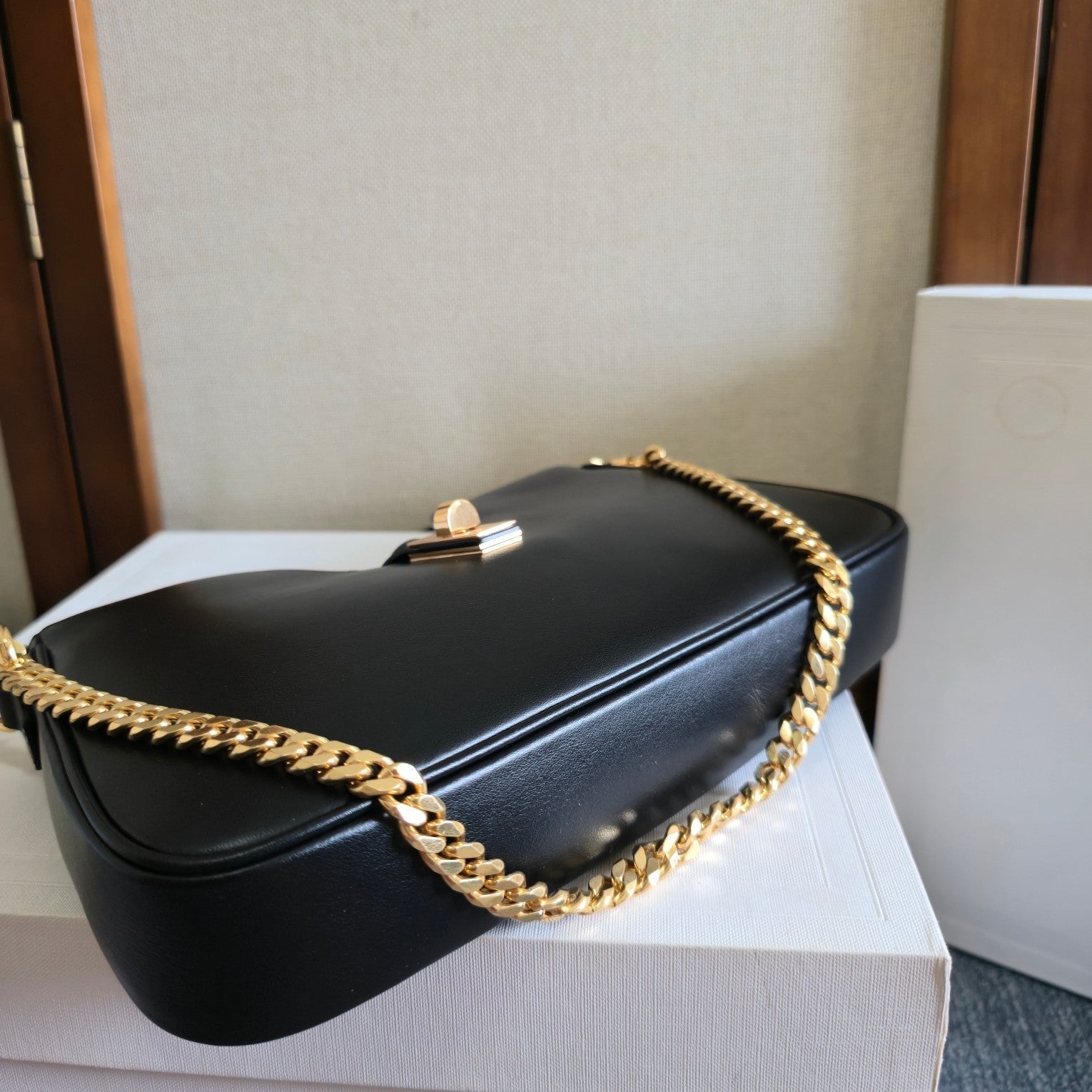 CELINE 25S SHOULDER CAMILLE 16 SOFT 27MM IN BLACK CALFSKIN GOLD HARDWARE