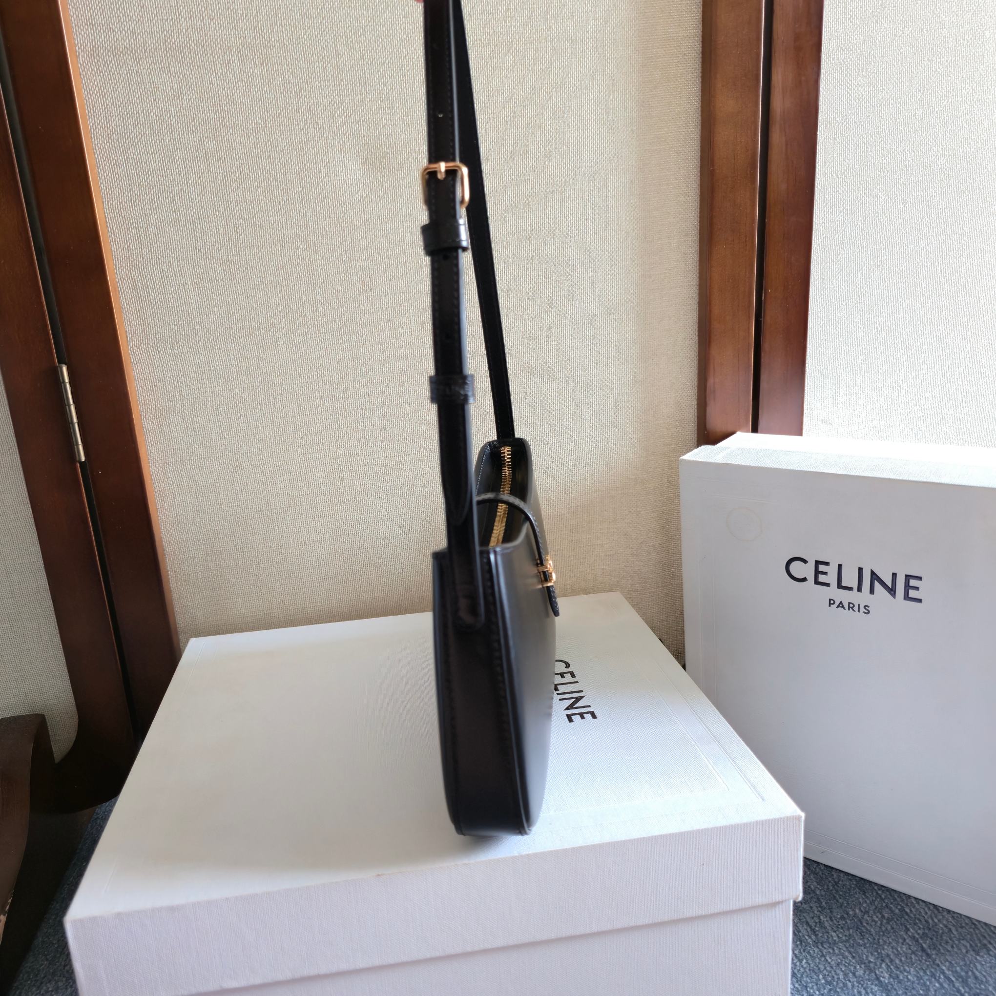 CELINE 25S TINA SHOULDER BAG 25MM IN BLACK CALFSKIN GOLD HARDWARE