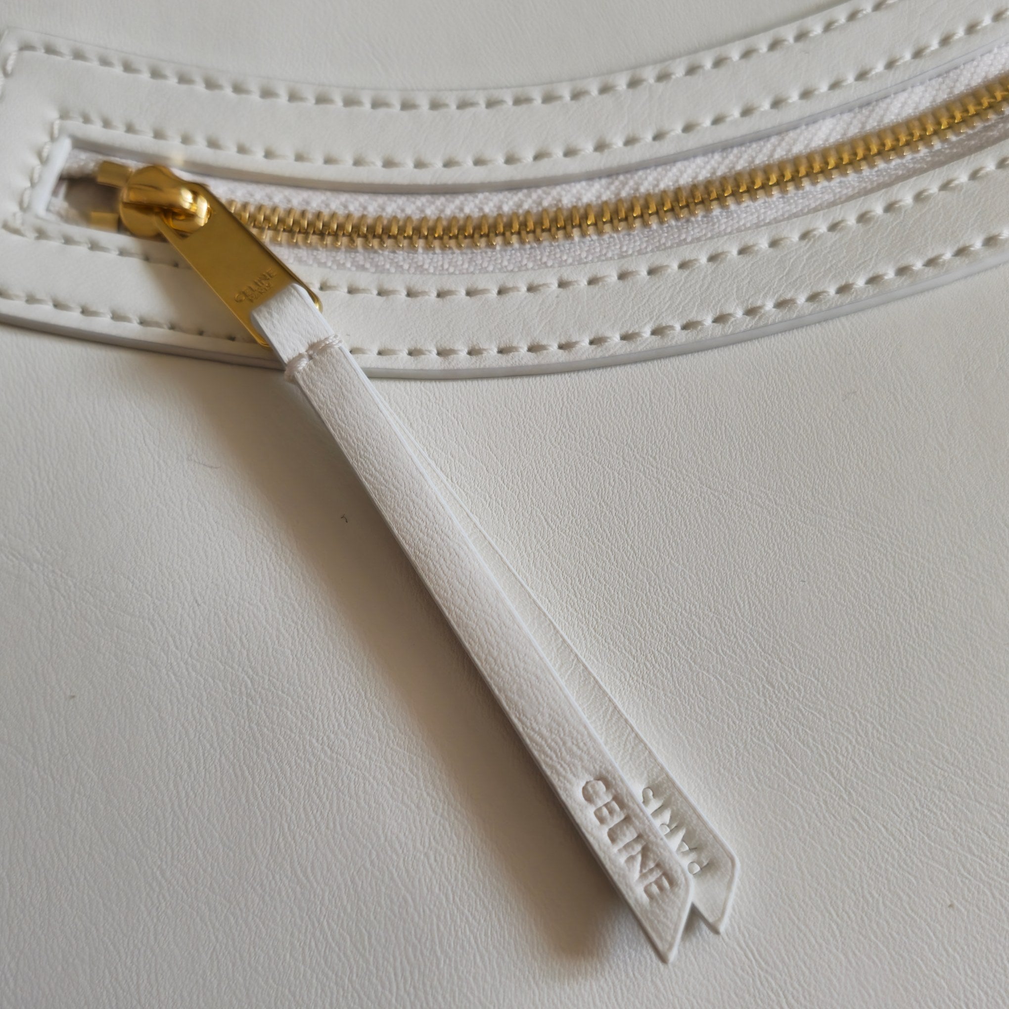 CELINE 25S FLAT CABAS NEW LUGGAGE 44MM IN WHITE GLOSSY CALFSKIN