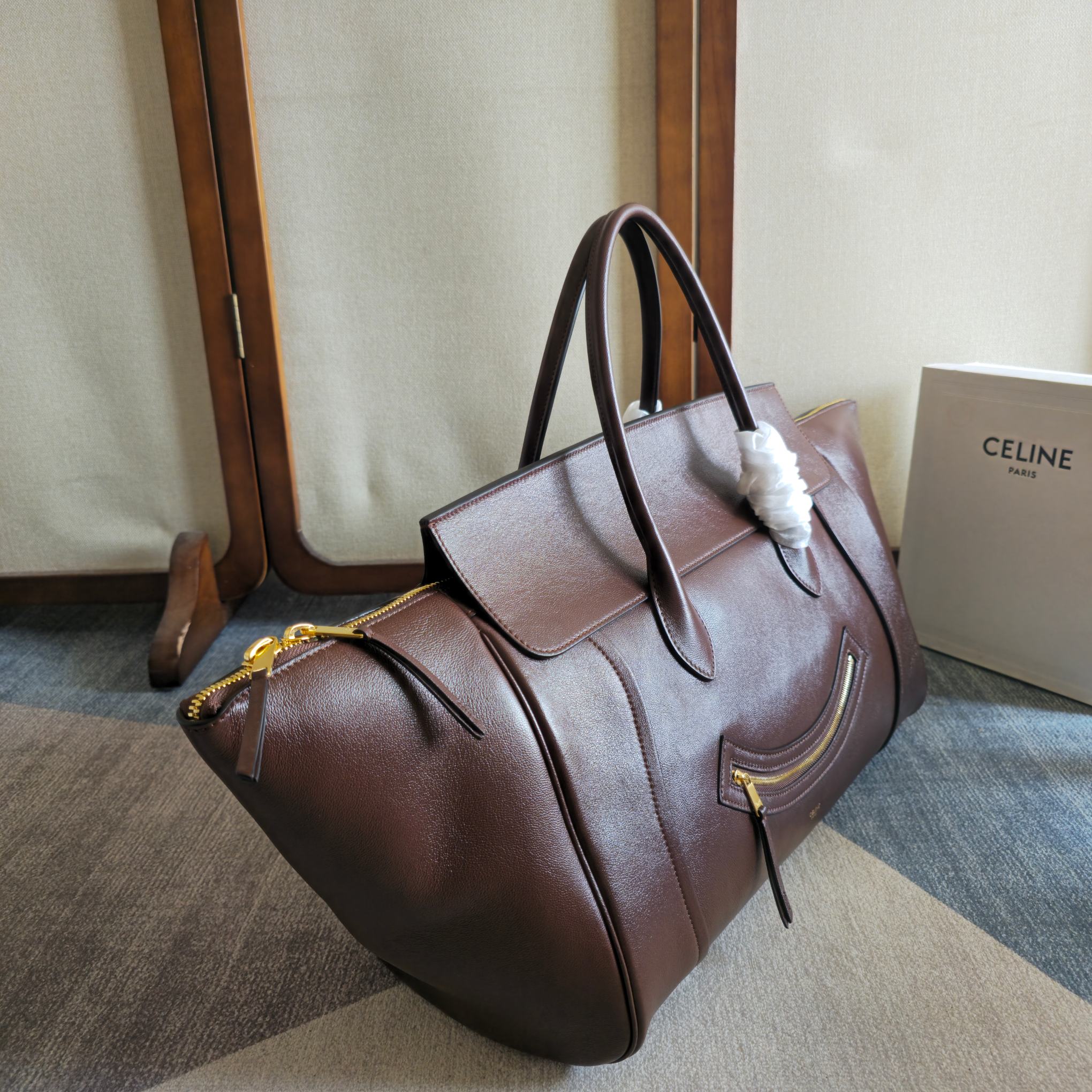 CELINE 25S MEDIUM SMILING NEW LUGGAGE 44MM IN SYRAH RED SUPPLE SHINY LAMBSKIN