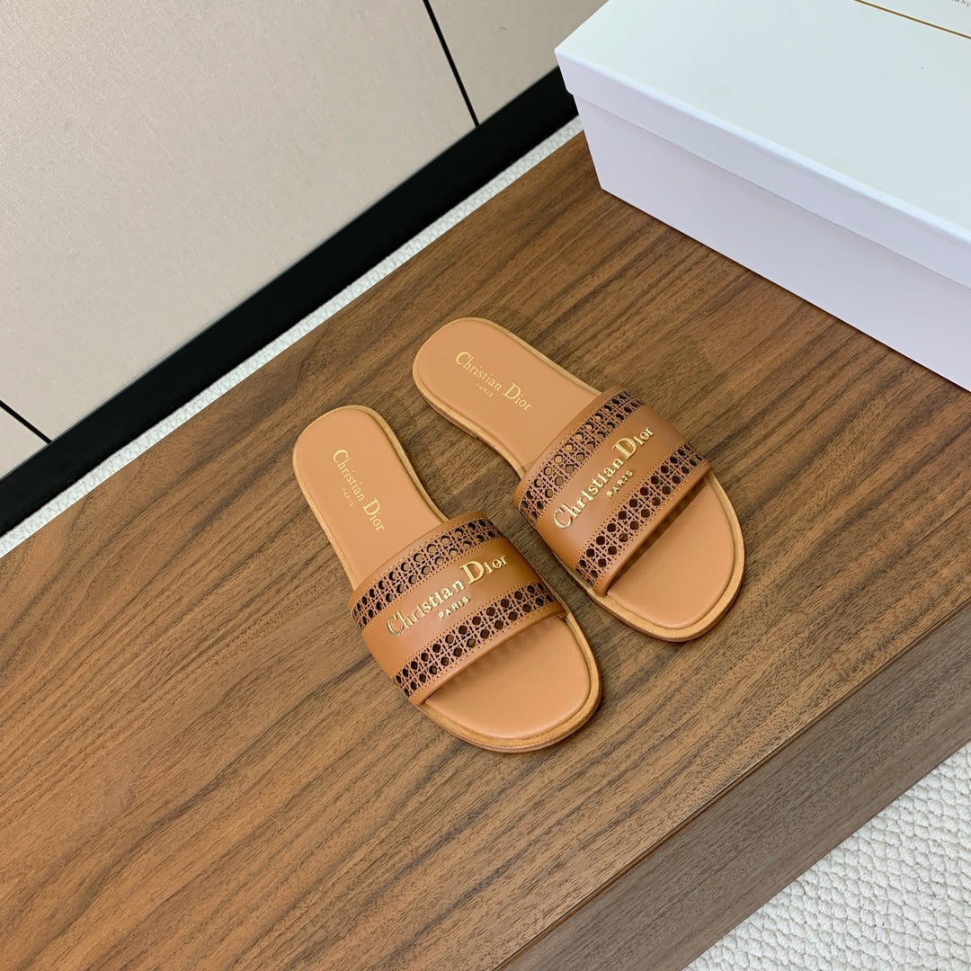 DIOR DWAY CIDER BROWN CALFSKIN AND GOLD LOGO