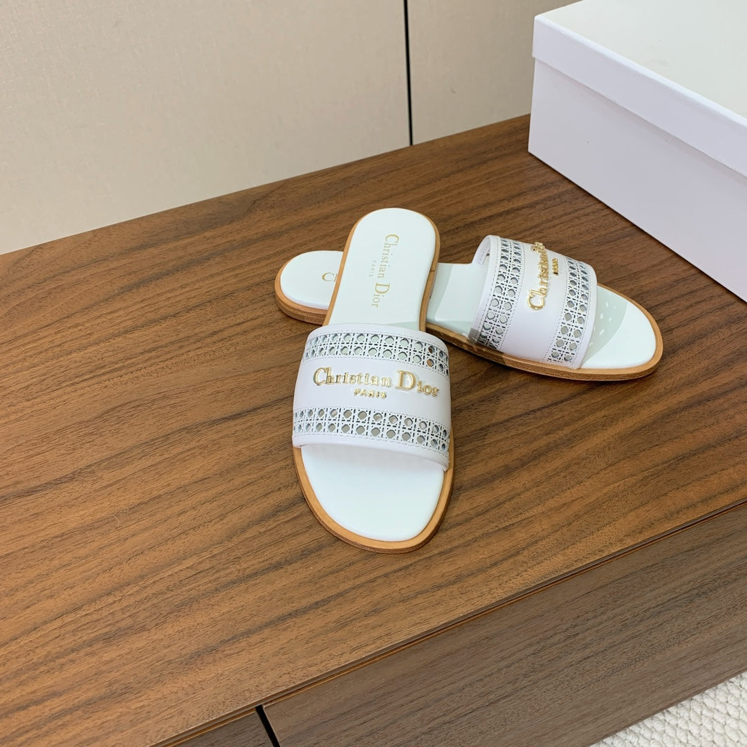 DIOR DWAY WHITE CALFSKIN AND GOLD LOGO