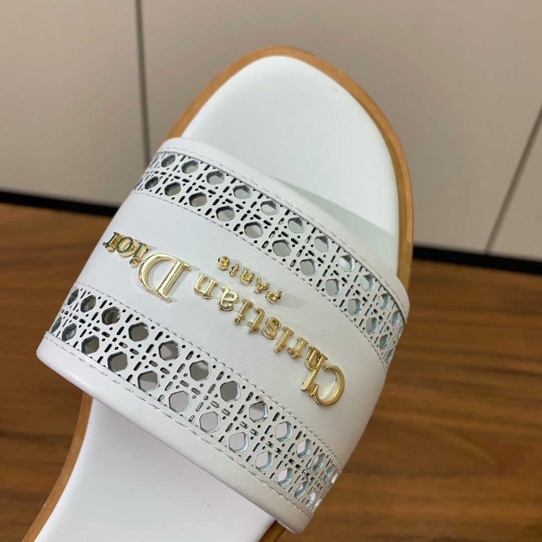 DIOR DWAY WHITE CALFSKIN AND GOLD LOGO