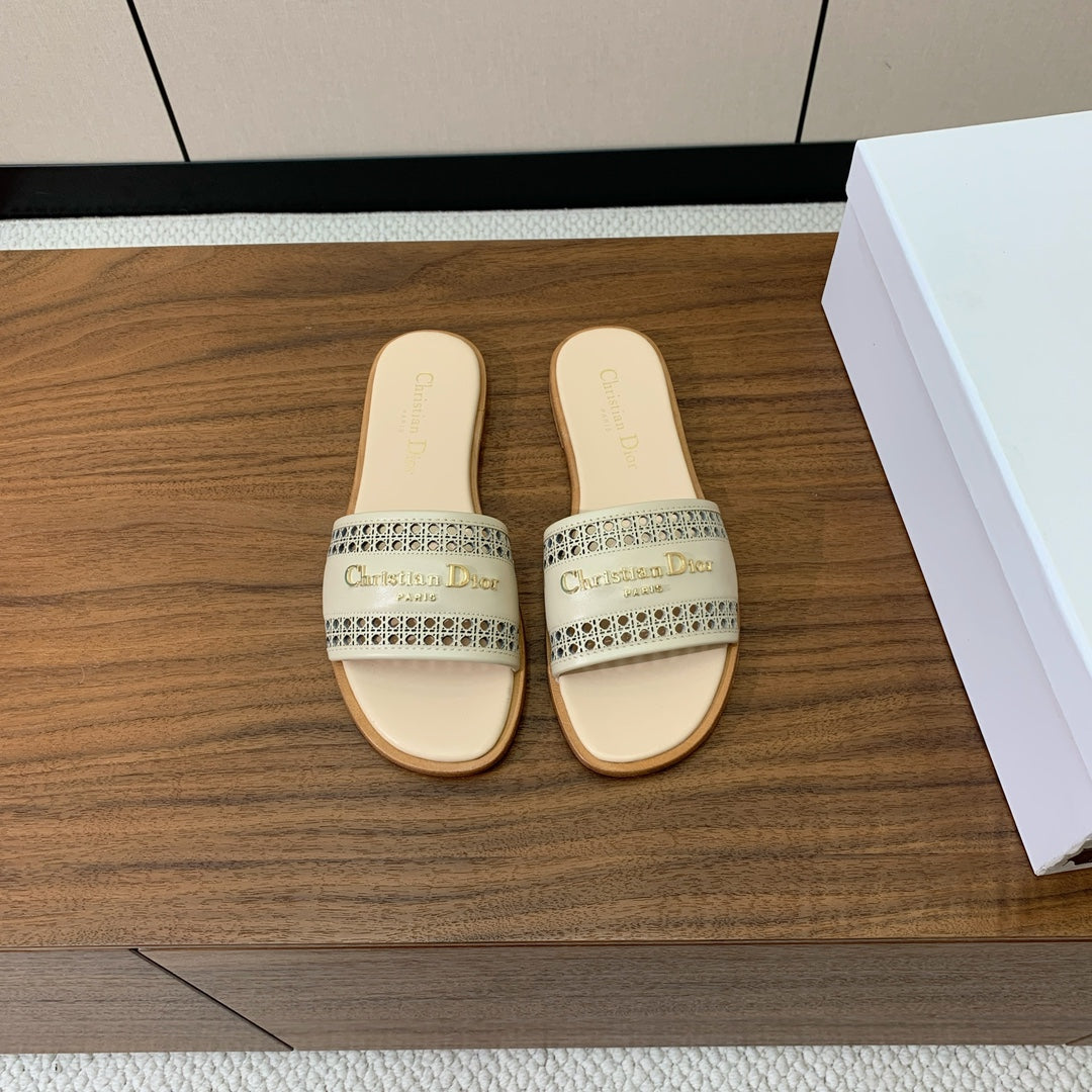 DIOR DWAY SLIDE BEIGE CALFSKIN AND GOLD LOGO