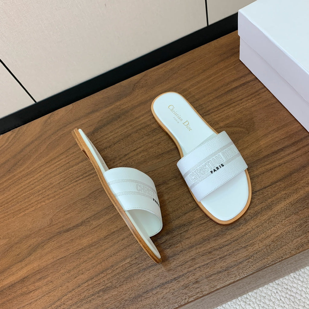 DIOR 25S DWAY SLIDE IN WHITE CALFSKIN