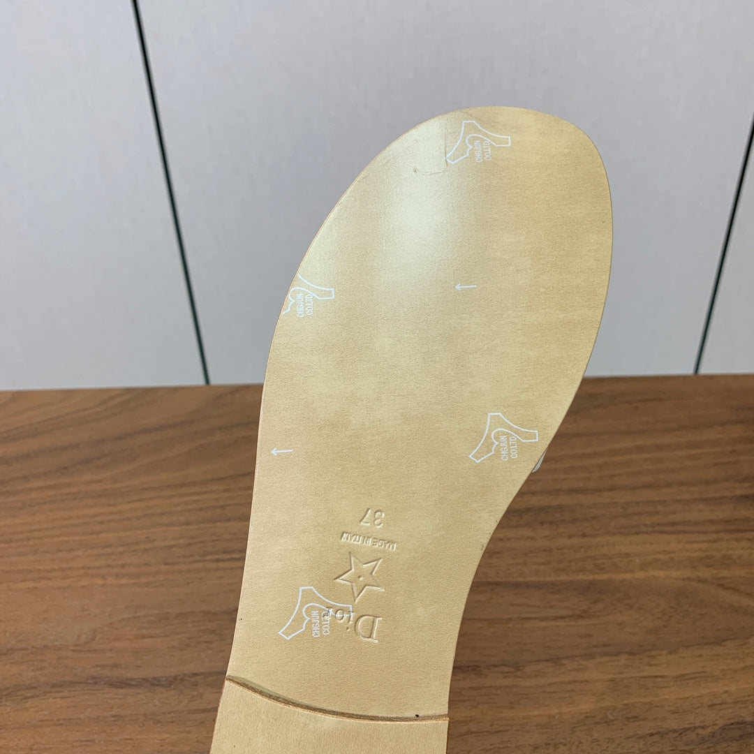 DIOR 25S DWAY SLIDE IN WHITE CALFSKIN