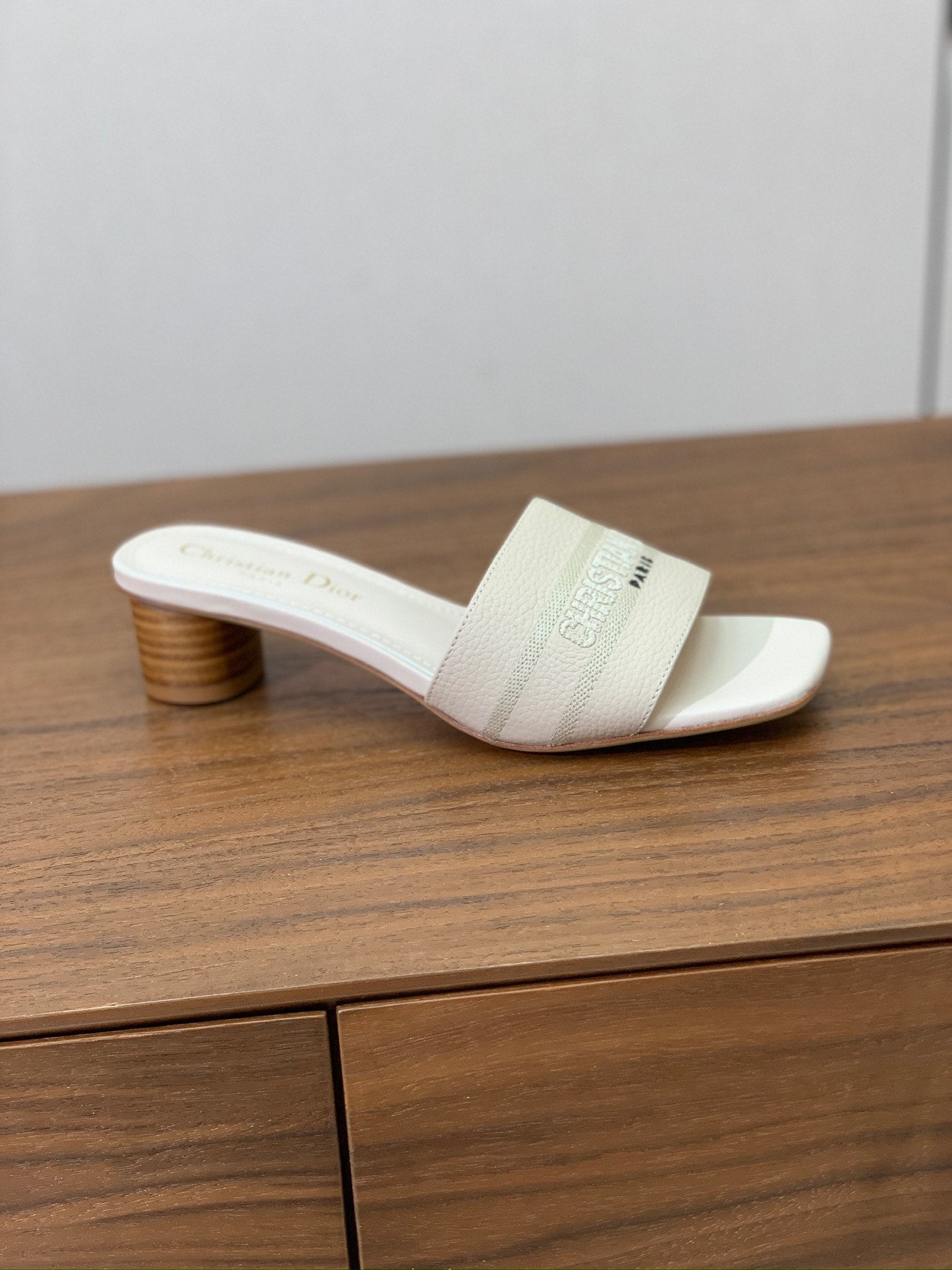 DIOR 25S HIGH-HEEL SANDALS 40 MM IN CREAM WHITE CALFSKIN