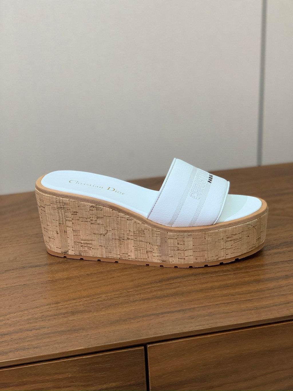 DIOR 25S DWAY WEDGE SLIDE 90 MM IN WHITE CALFSKIN
