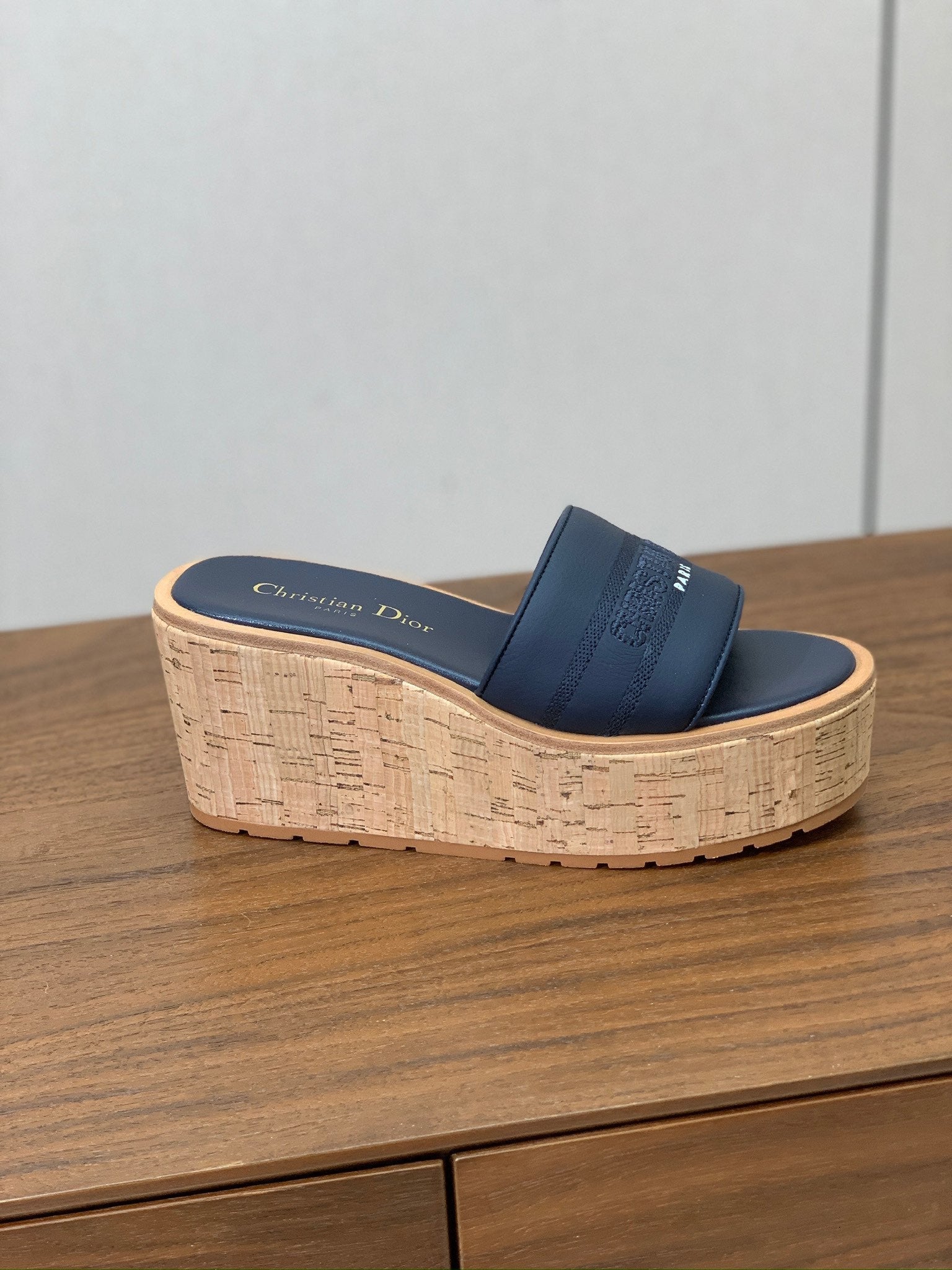 DIOR 25S DWAY WEDGE SLIDE 90 MM IN DEEP NAVY BLUE CALFSKIN