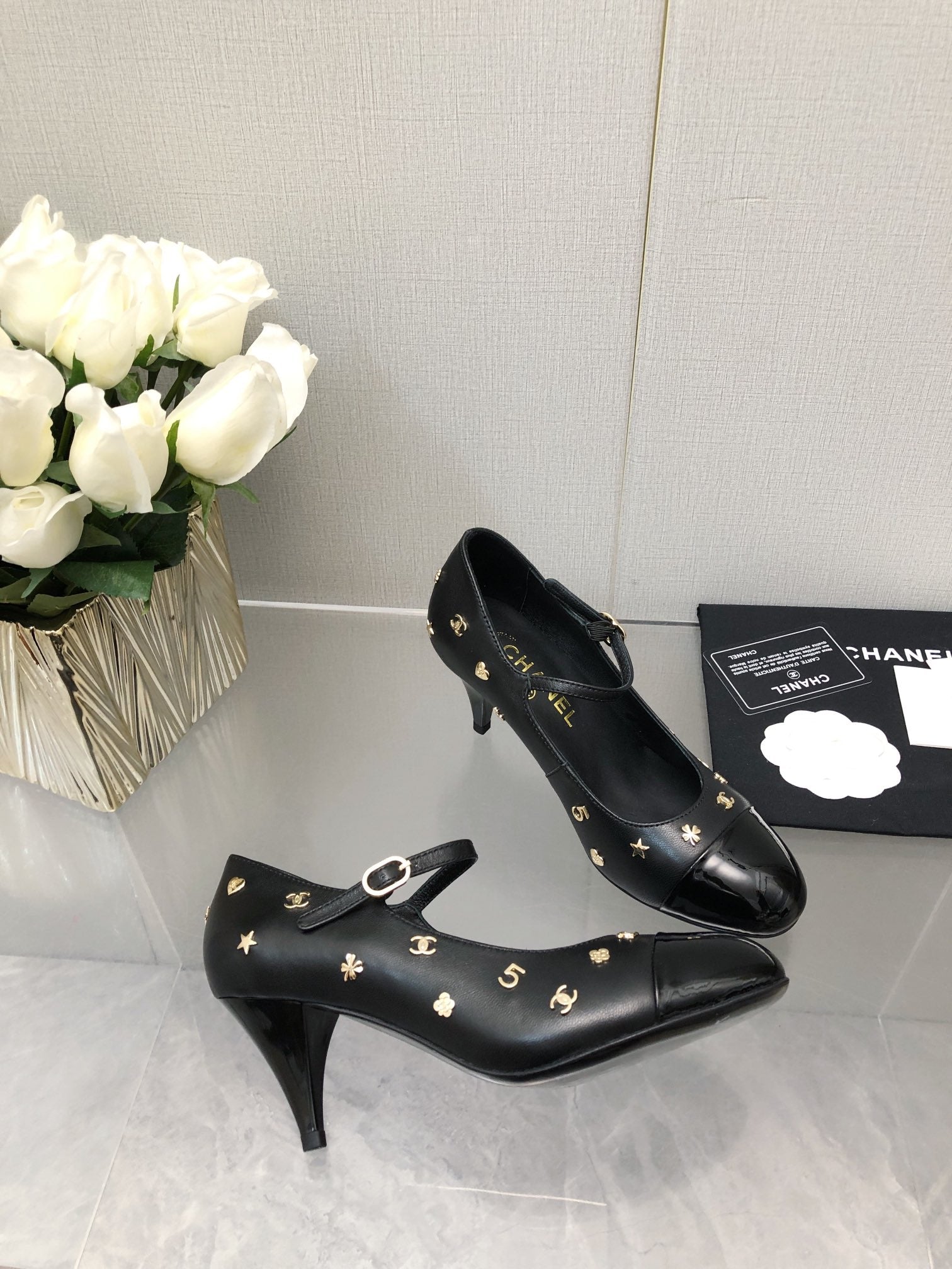 CHANEL MARY JANE BLACK LAMBSKIN ATTACH METAL