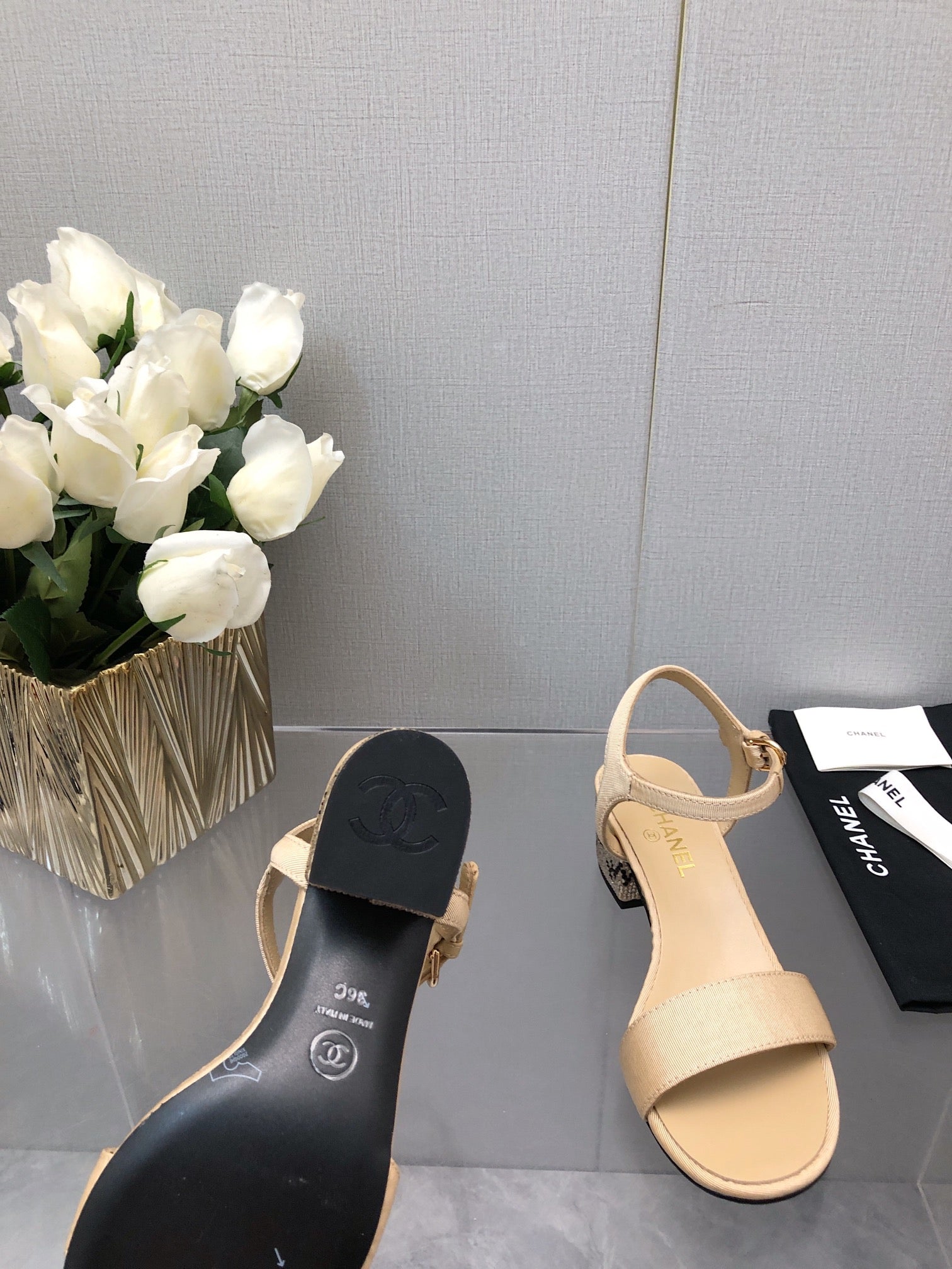 CHANEL BLOCK HEEL WITH CRYSTAL 5 CM SANDAL IN SAND BROWN FABRIC