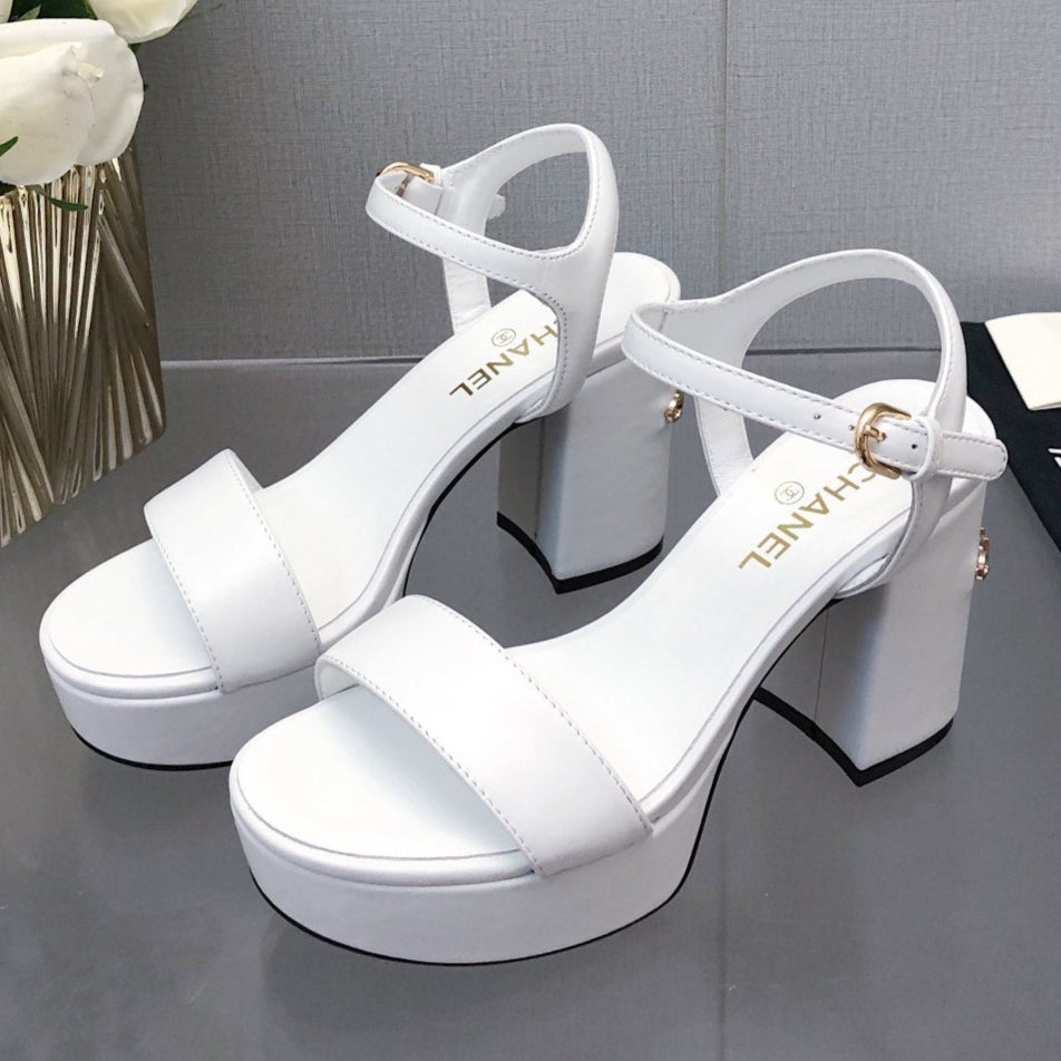CHANEL BLOCK HEEL 9 CM SANDAL IN WHITE LAMBSKIN