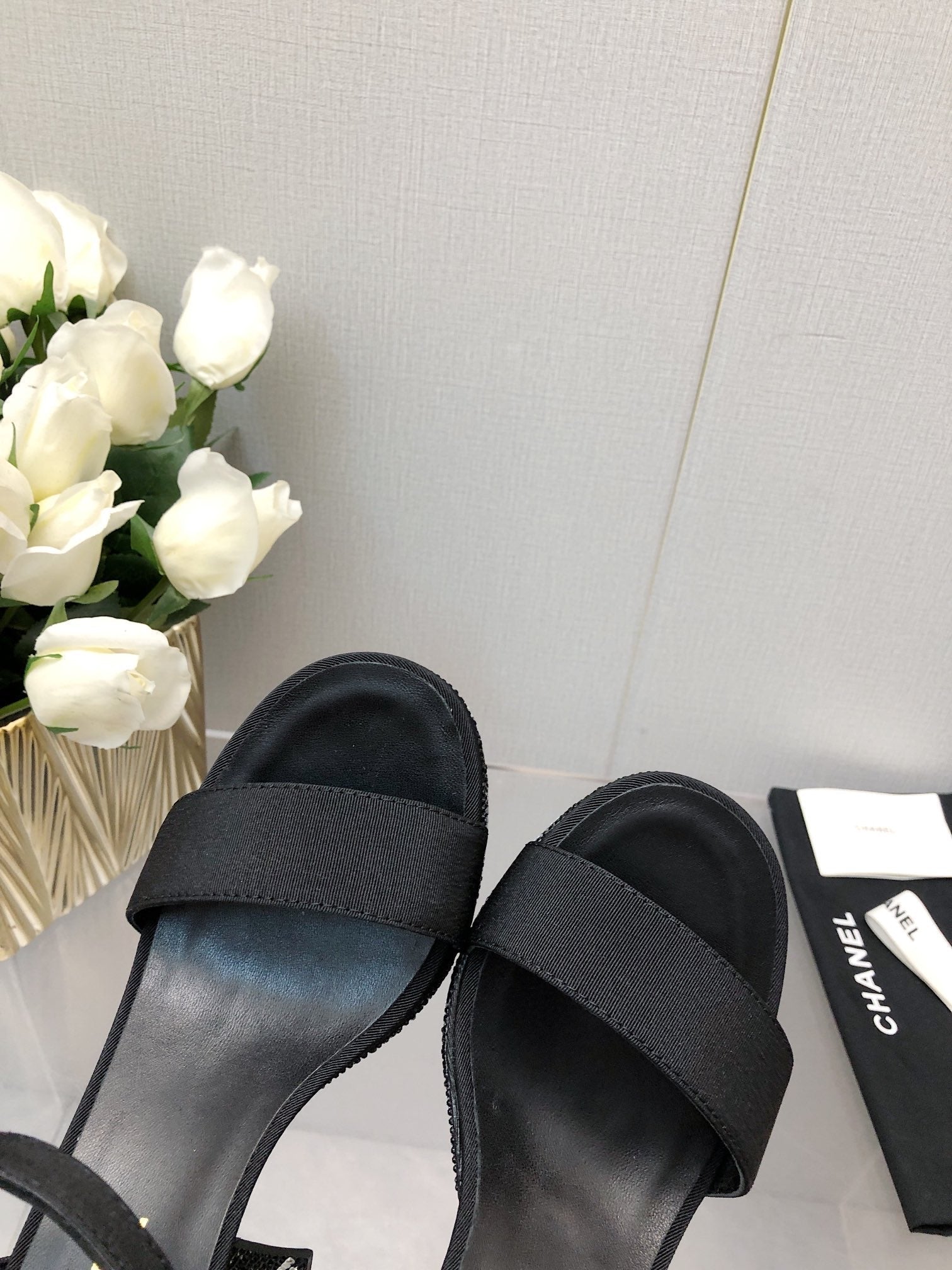 CHANEL BLOCK HEEL WITH CRYSTAL 9 CM SANDAL IN BLACK FABRIC