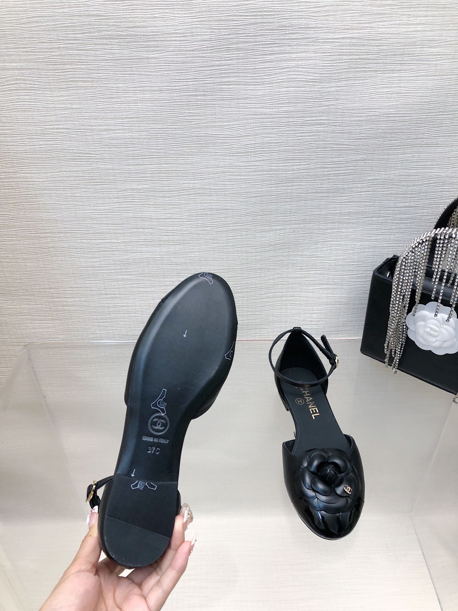CHANEL BLACK LAMBSKIN CAMELLIA HOLLOW SANDAL