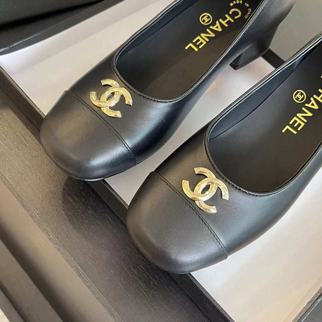 CHANEL PUMP BLACK CALFSKIN