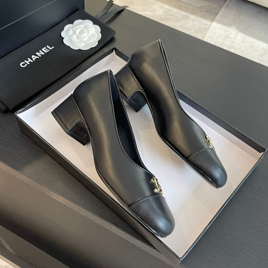 CHANEL PUMP BLACK CALFSKIN