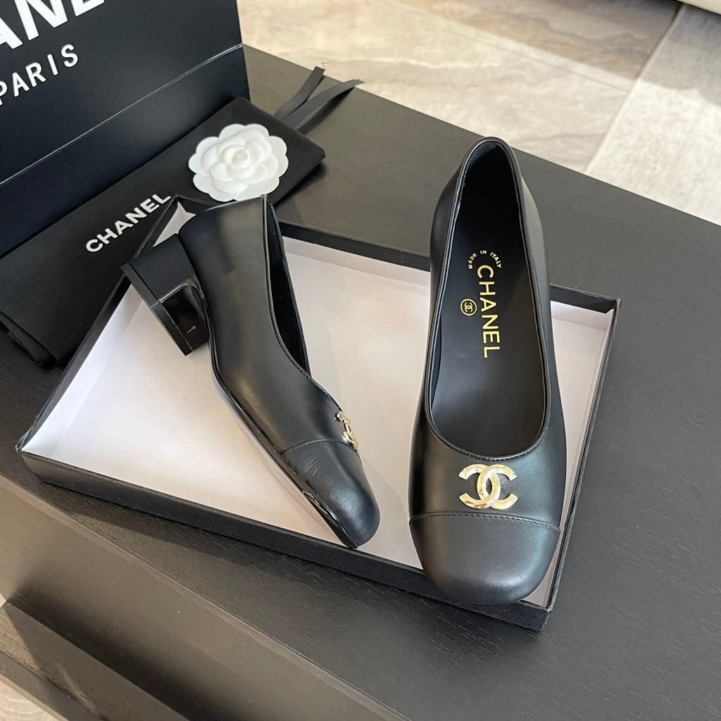 CHANEL PUMP BLACK CALFSKIN