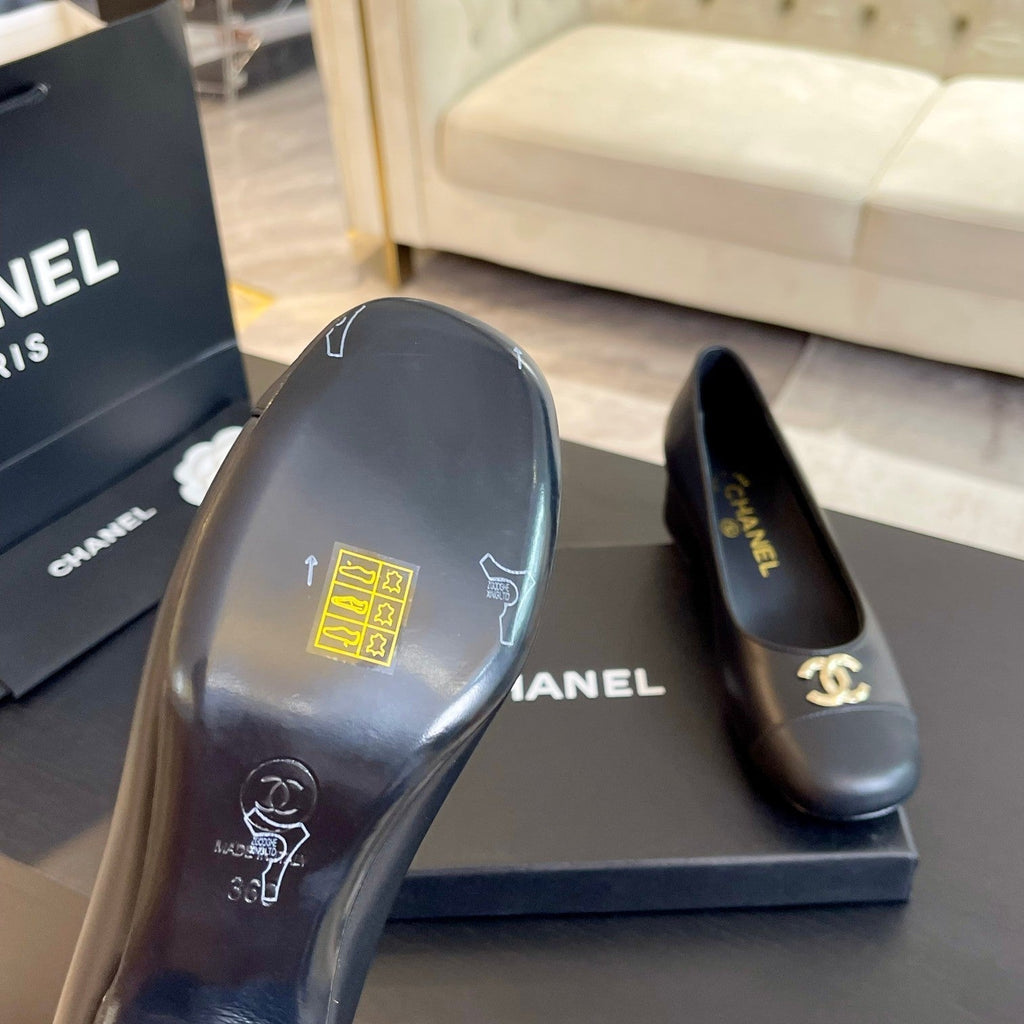 CHANEL PUMP BLACK CALFSKIN