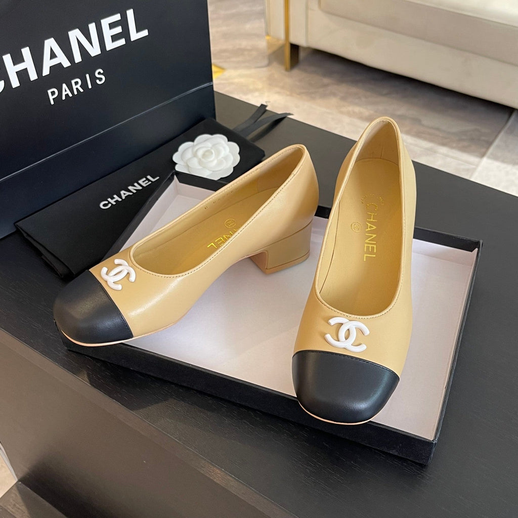 CHANEL PUMP DARK CREAM MIX BLACK CALFSKIN