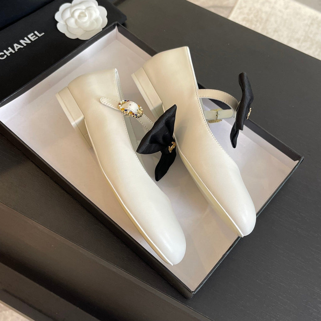CHANEL BALLET FLAT WHITE LAMBSKIN WITH BLACK BOW