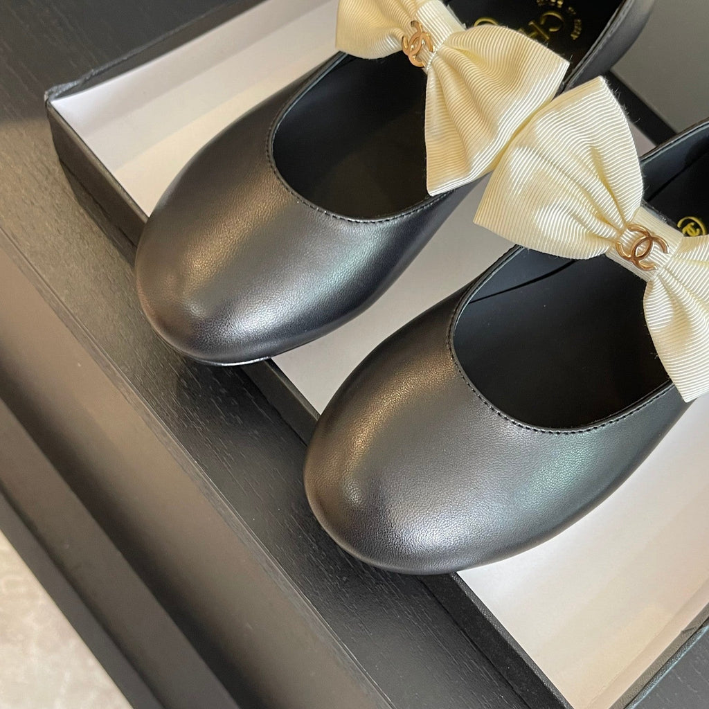CHANEL BALLET FLAT BLACK LAMBSKIN WITH WHITE BOW