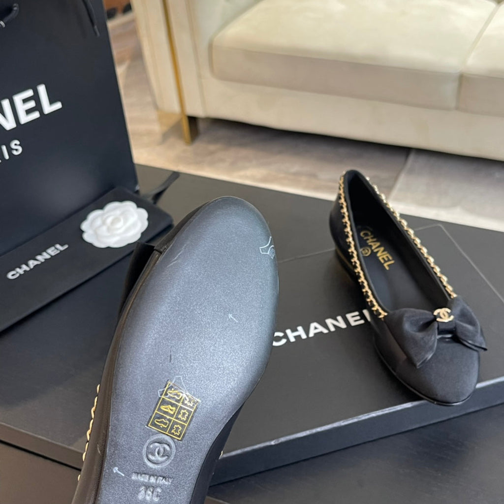 CHANEL BALLET FLAT BLACK CALFSKIN AND FABRIC