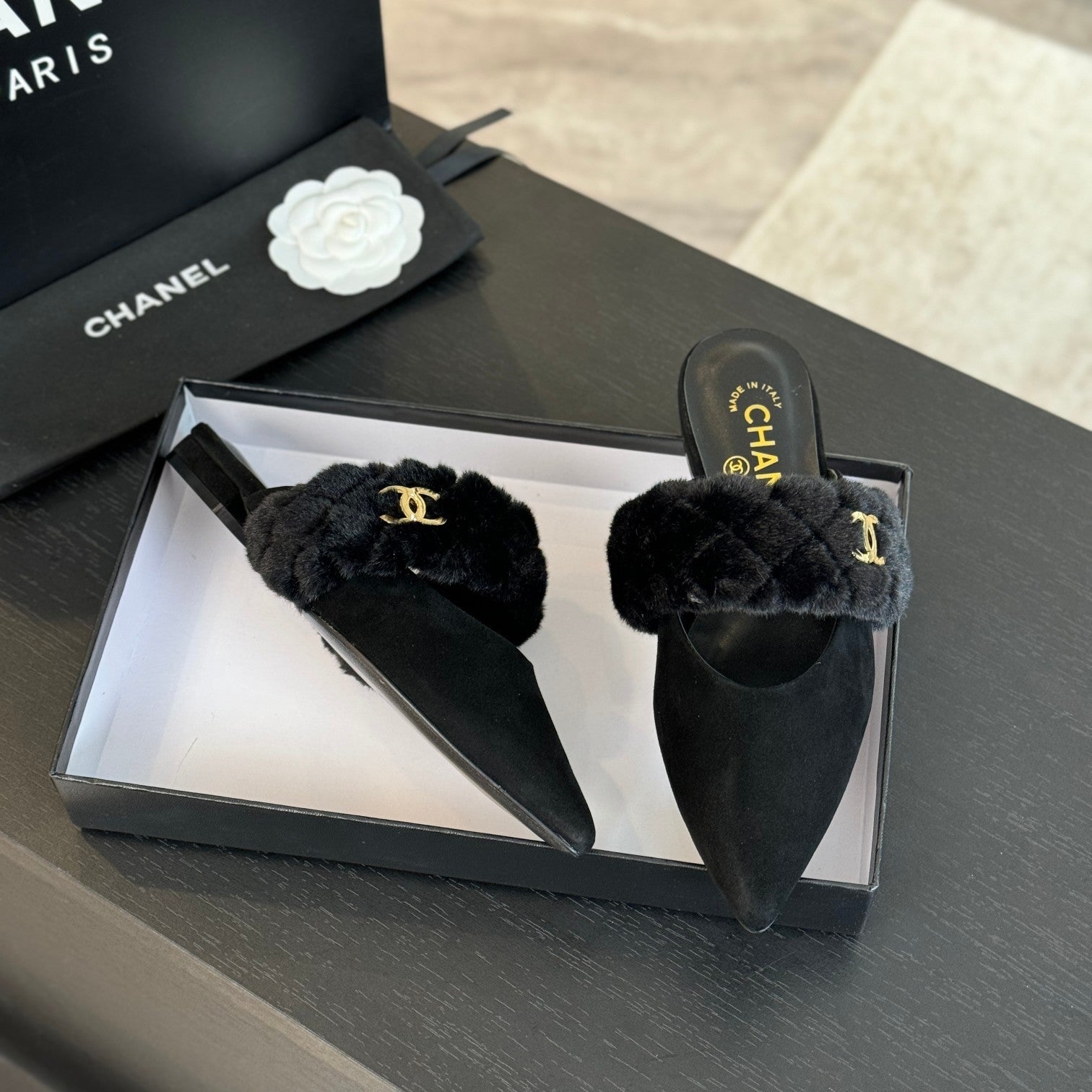 CHANEL MULE IN BLACK SMOOTH FLEECE WITH GOLD HARDWARE