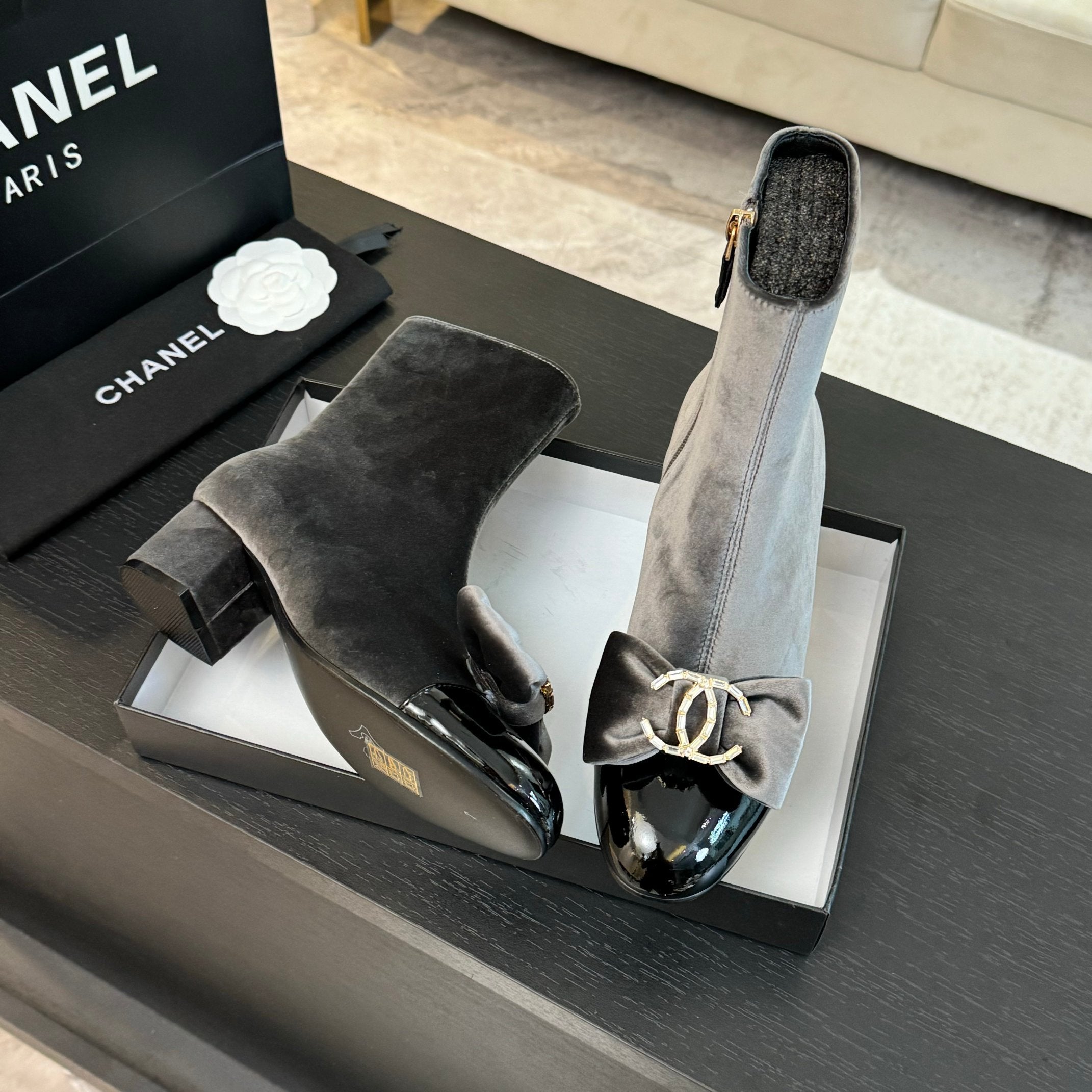 CHANEL SHORT BOOTS IN DOLPHIN GRAY VELVET AND BLACK LAMBSKIN