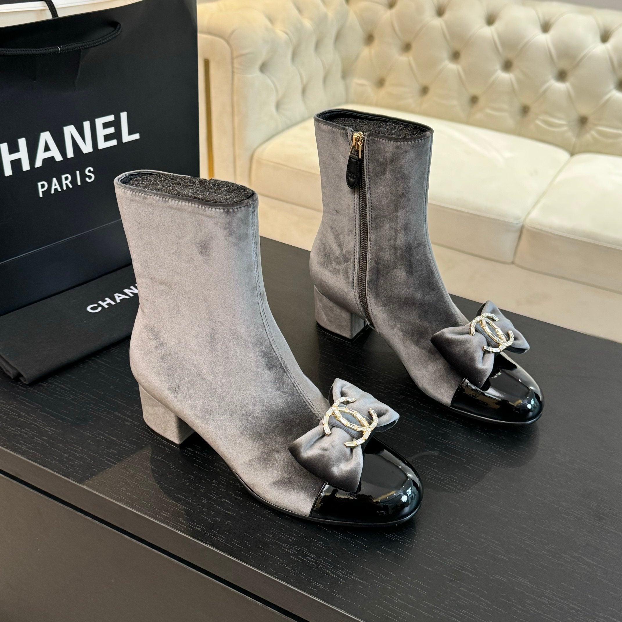CHANEL SHORT BOOTS IN DOLPHIN GRAY VELVET AND BLACK LAMBSKIN