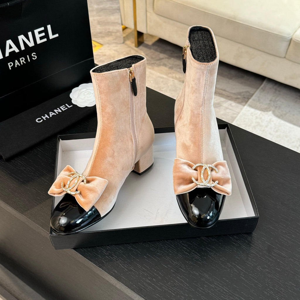 CHANEL SHORT BOOTS IN PEACH PINK VELVET AND BLACK LAMBSKIN