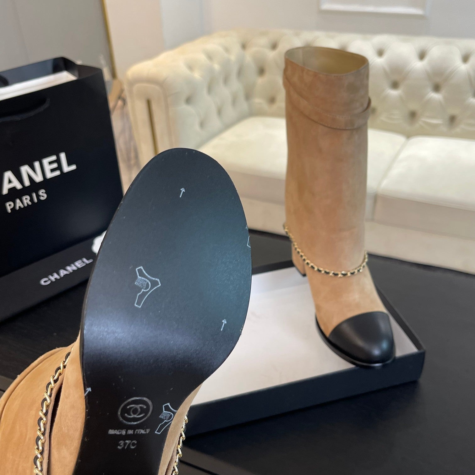CHANEL SHORT BOOTS 6.5 CM IN CIDER BROWN SUEDE AND BLACK CALFSKIN