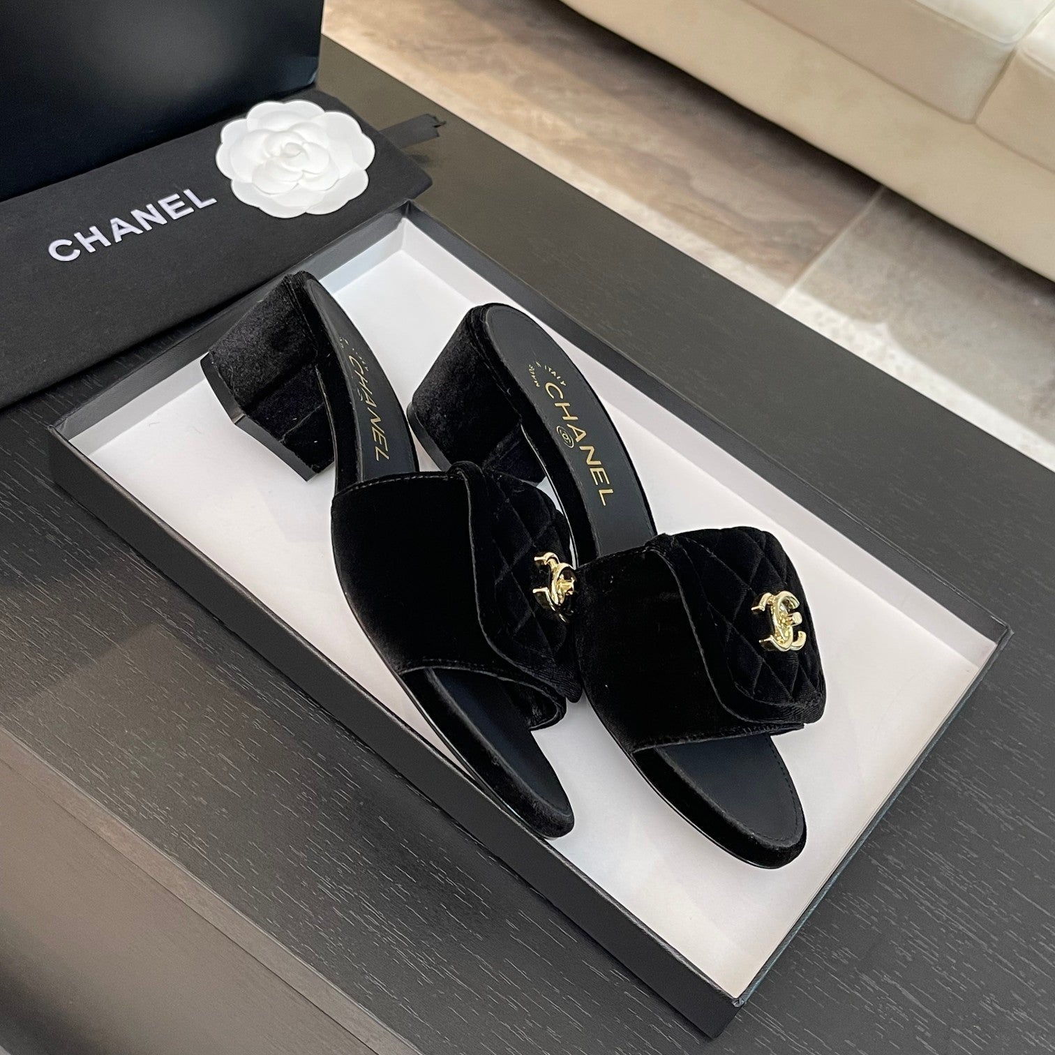 CHANEL MID-HEEL 5 CM MULE IN BLACK VELVET
