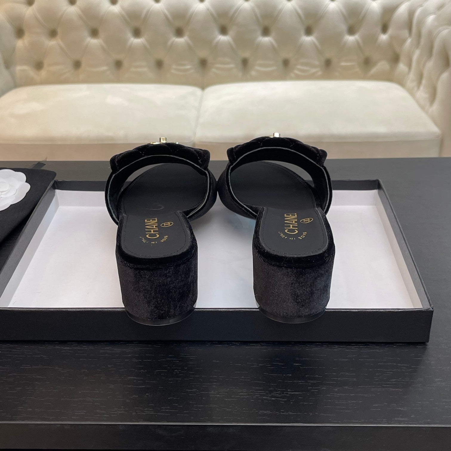 CHANEL MID-HEEL 5 CM MULE IN BLACK VELVET