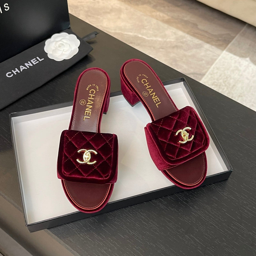 CHANEL MID-HEEL 5 CM MULE IN BURGUNDY RED VELVET