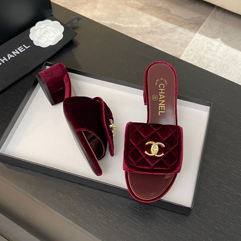CHANEL MID-HEEL 5 CM MULE IN BURGUNDY RED VELVET