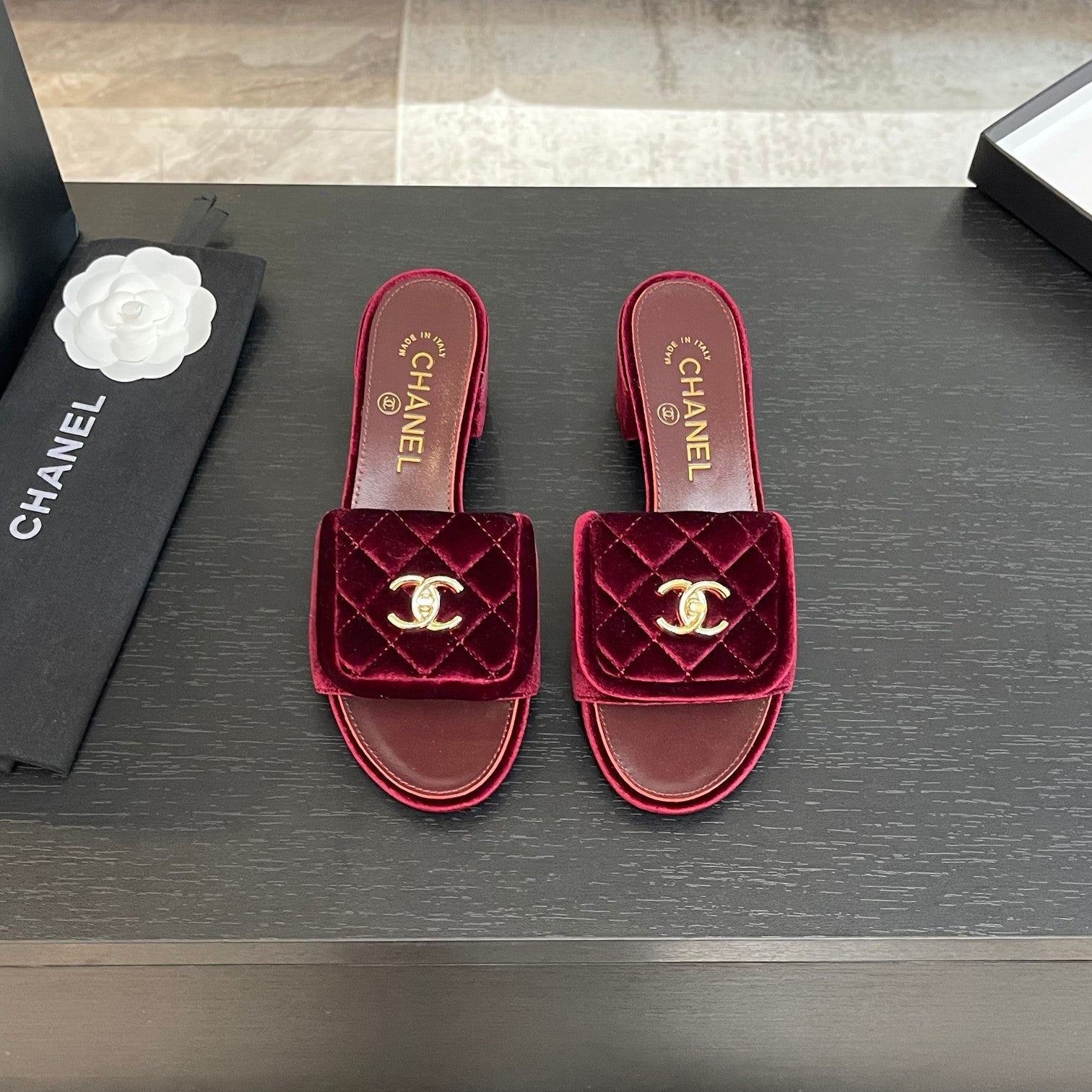CHANEL MID-HEEL 5 CM MULE IN BURGUNDY RED VELVET