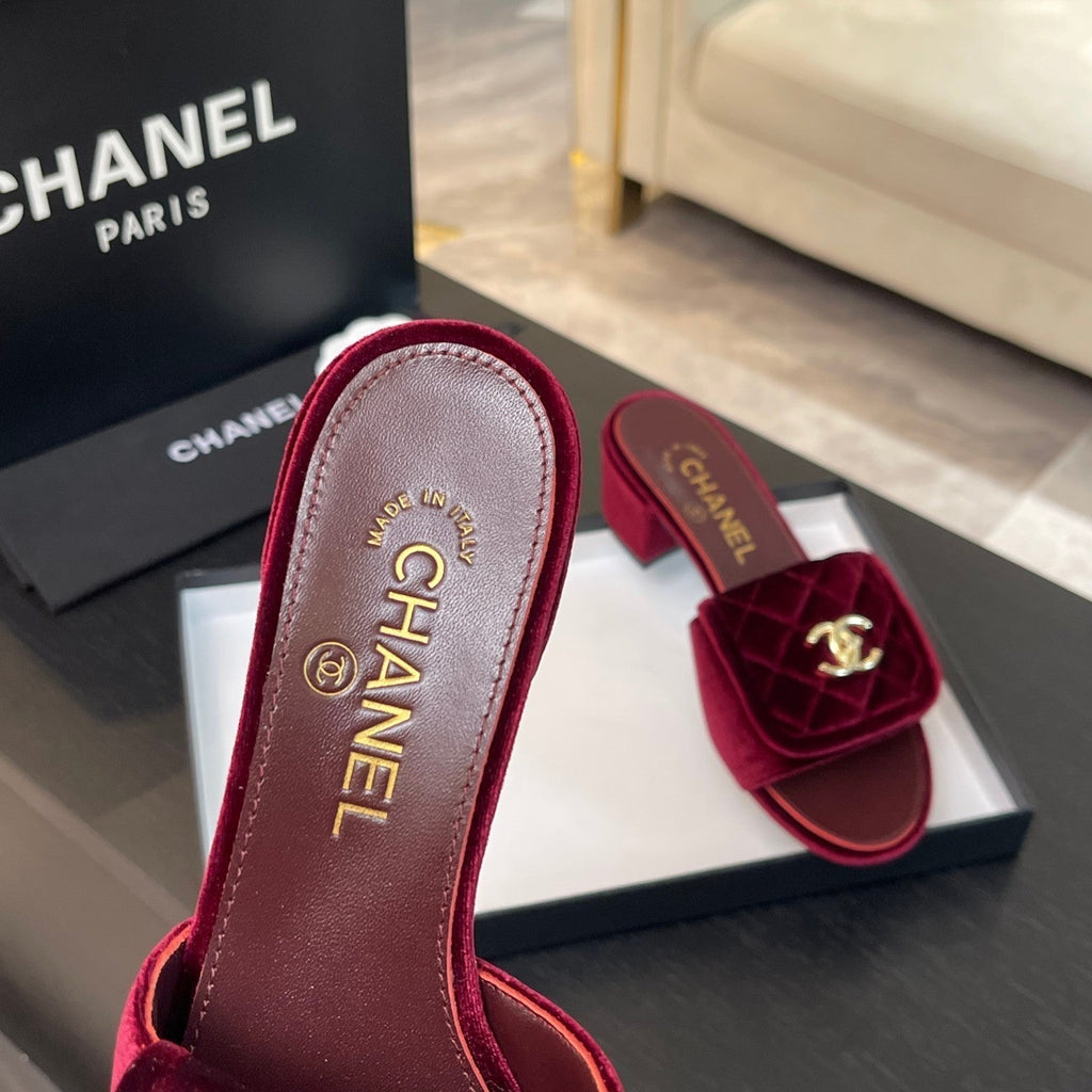CHANEL MID-HEEL 5 CM MULE IN BURGUNDY RED VELVET