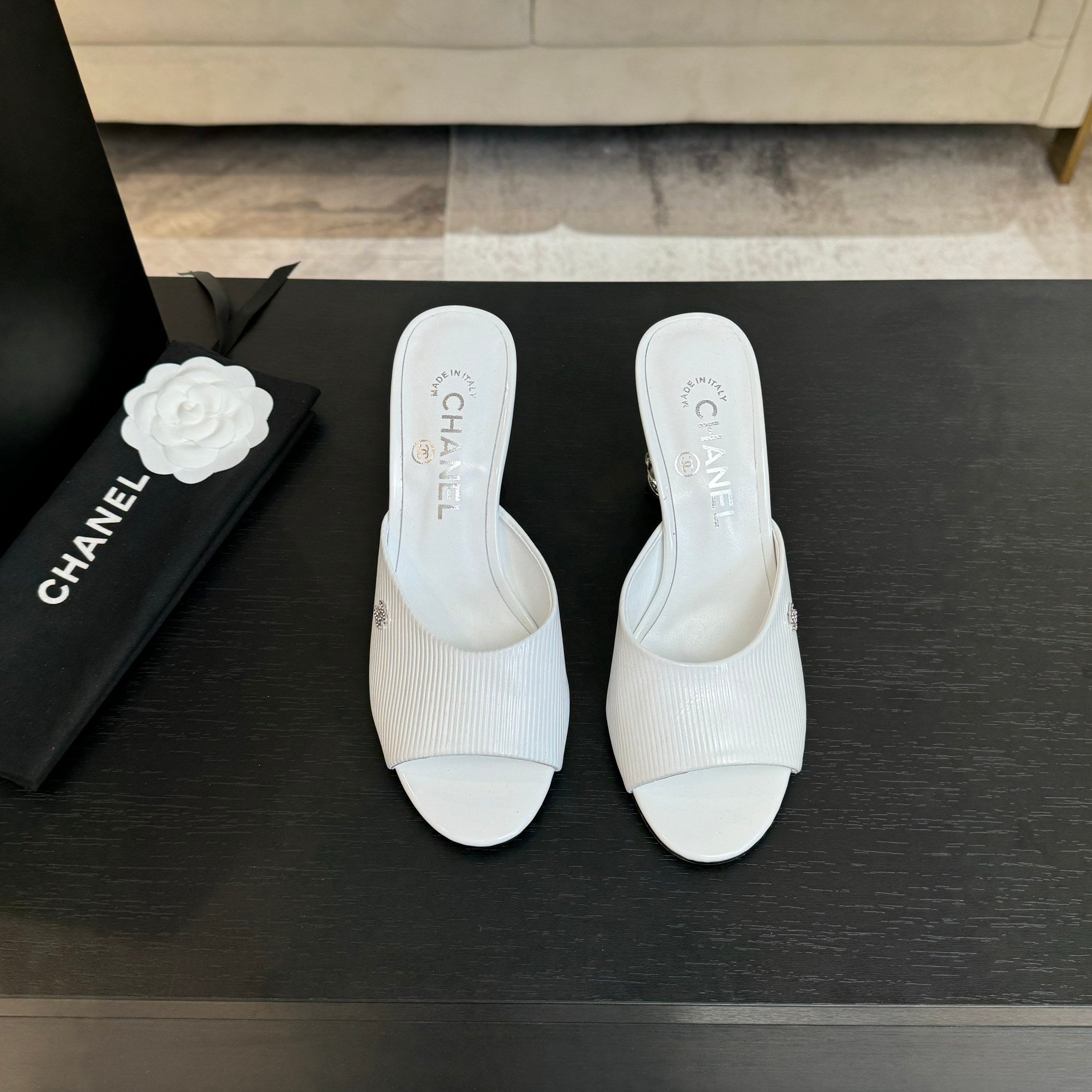 CHANEL T-STRAP PEARL HEEL 85 MM SANDALS IN WHITE LAMBSKIN MULE