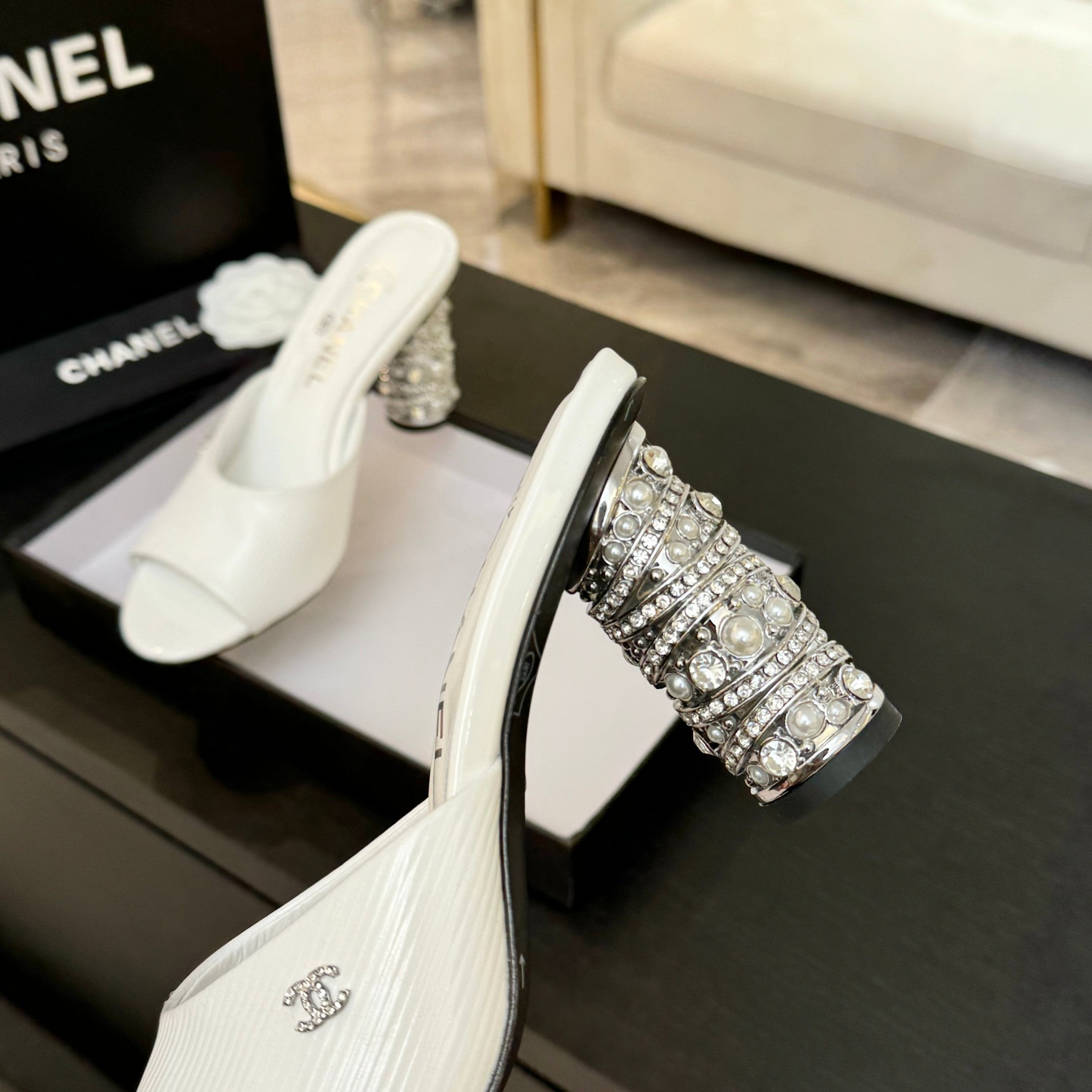CHANEL T-STRAP PEARL HEEL 85 MM SANDALS IN WHITE LAMBSKIN MULE