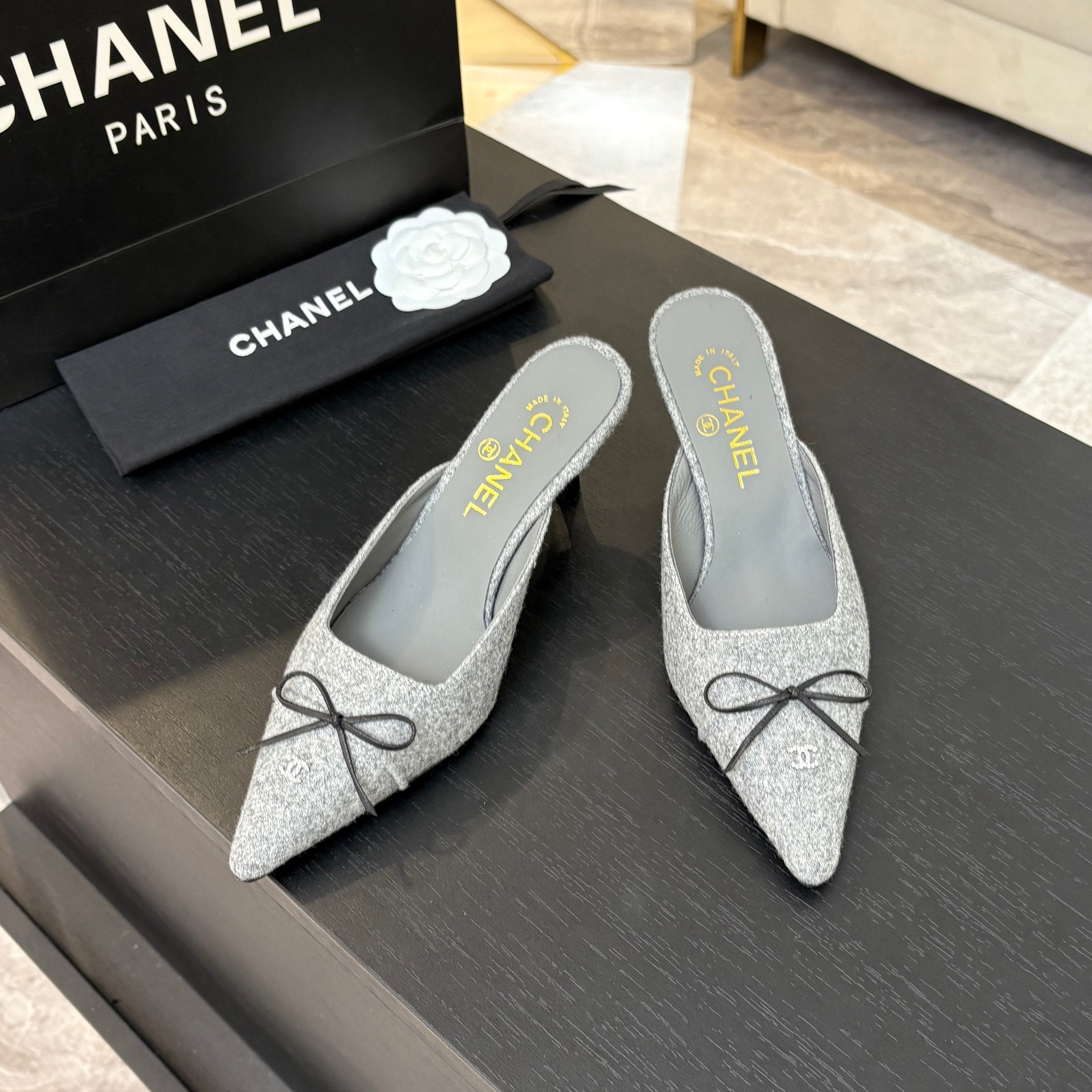 CHANEL HIGH HEEL MULE 65 MM IN DOVE GRAY FELT COTH
