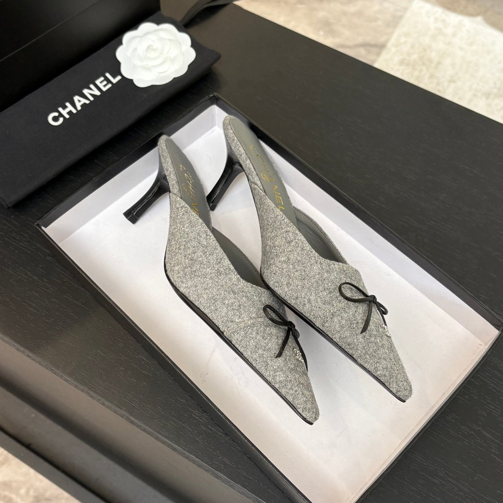CHANEL HIGH HEEL MULE 65 MM IN DOVE GRAY FELT COTH