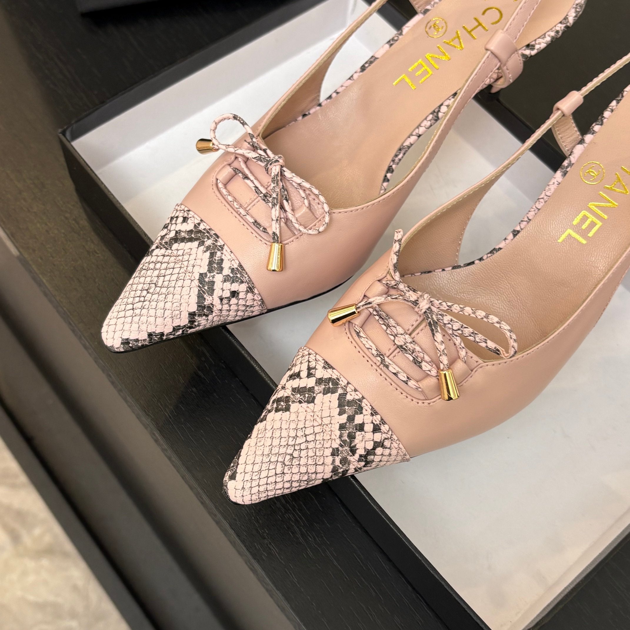 CHANEL HIGH HEEL SLINGBACKS 65 MM IN BABY PINK WITH SNAKESKIN PATTERN LAMBSKIN